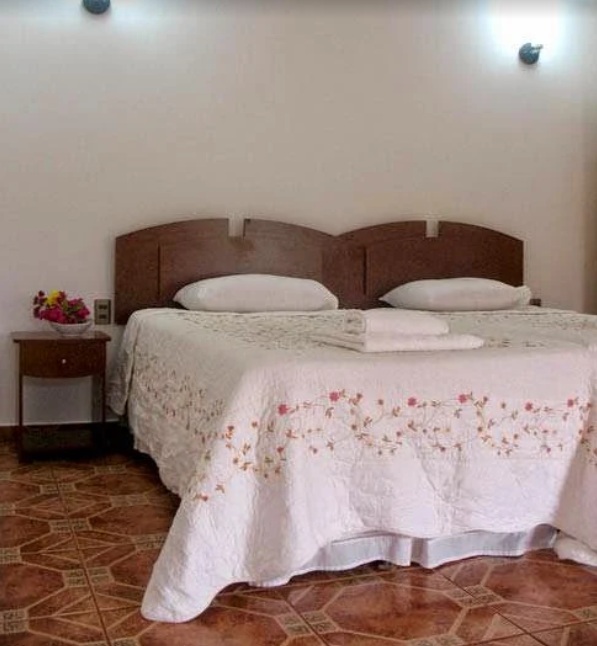 Dormitorio matrimonial de una cabaña en Rapa Nui